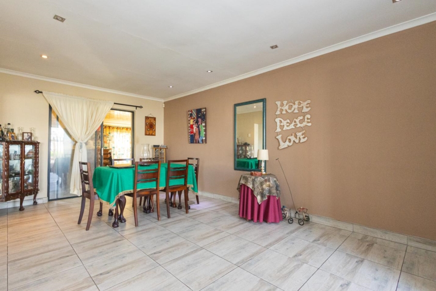 3 Bedroom Property for Sale in Zoo Park Western Cape